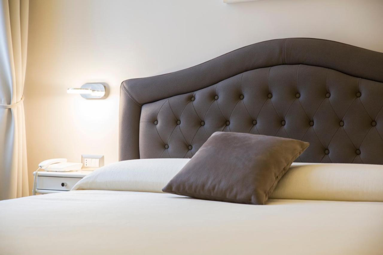 Royal Rooms Luxury Suite Neapel Exterior foto